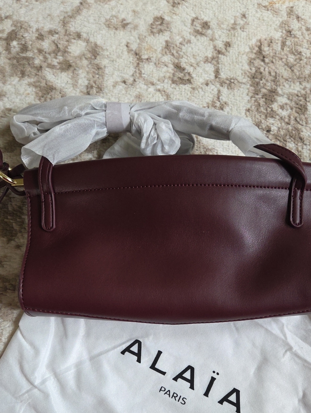 NWT Le Click Small Shoulder Bag in Glossy Leather Burgundy East West Bag - Picture 8 of 9